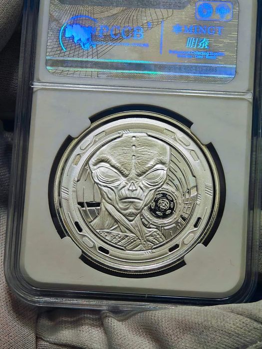 СЛАБ GANA 2022. ІНОПЛАНЕТЯН. СРІБЛО. 1 унція! 2022р.