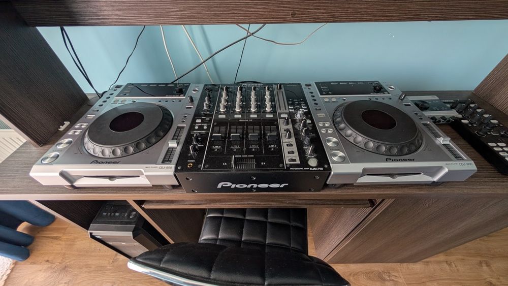 Zestaw DJ Pioneer CDJ-850 + DJM-750 + Traktor X1 + Komplete Audio 6