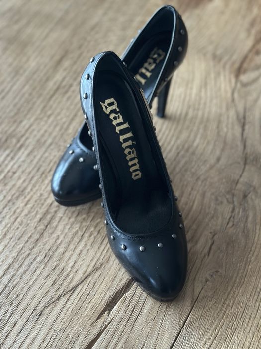 Szpilki damskie Galliano
