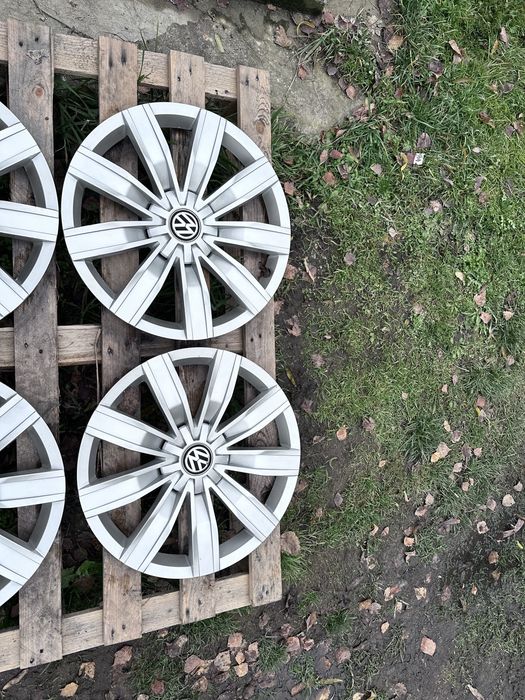Komplet oryginalnych kołpaków VOLKSWAGEN o średnicy 17"