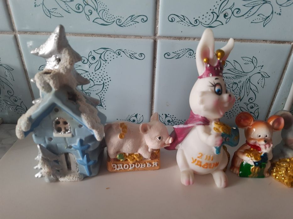 Фигурки, статуэтки, магнитики, сувениры