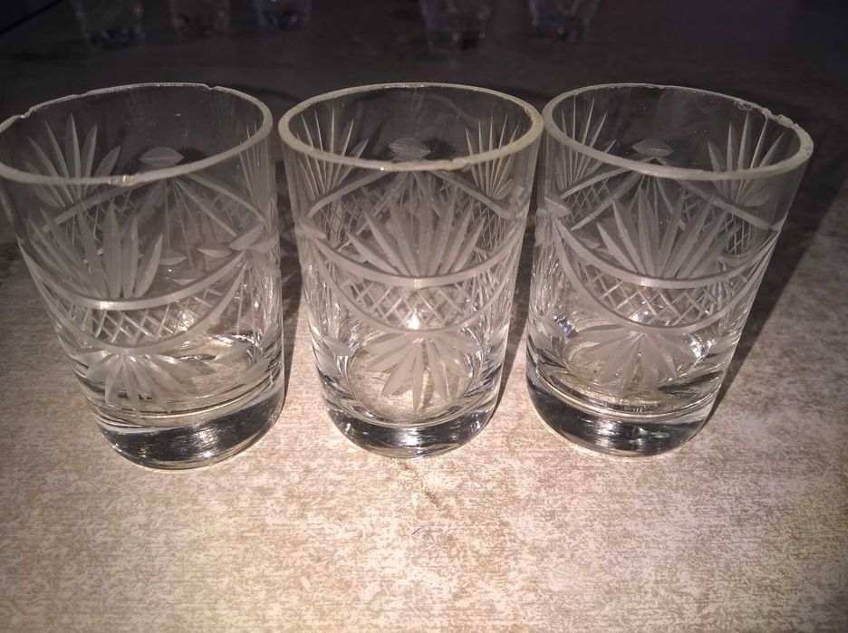 Рюмки хрустальні різні