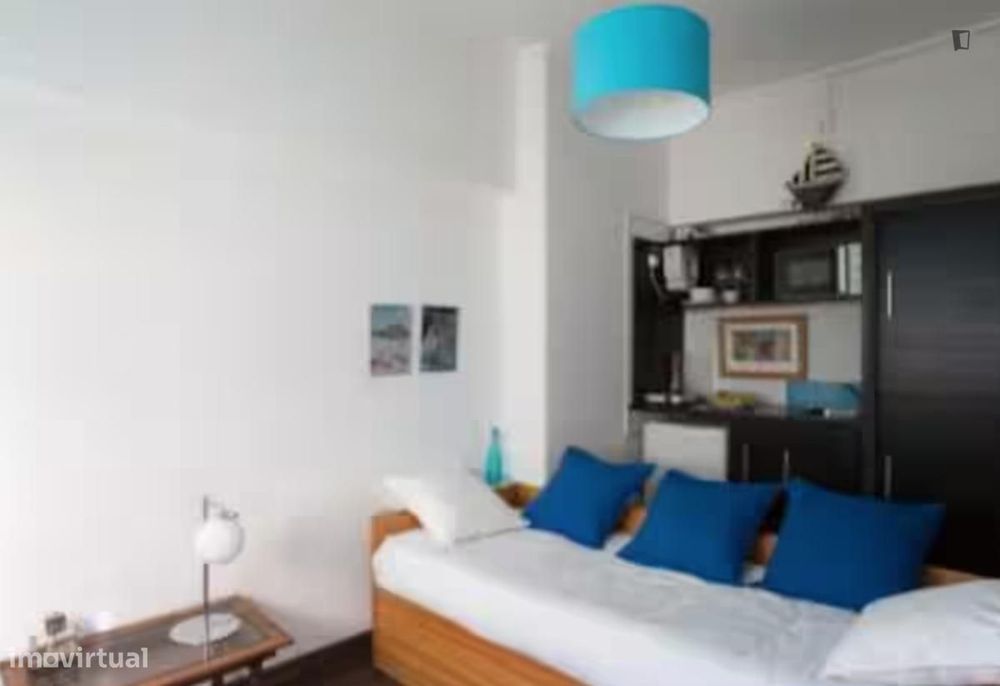 Quarto - localizado em Olaias Lisbon