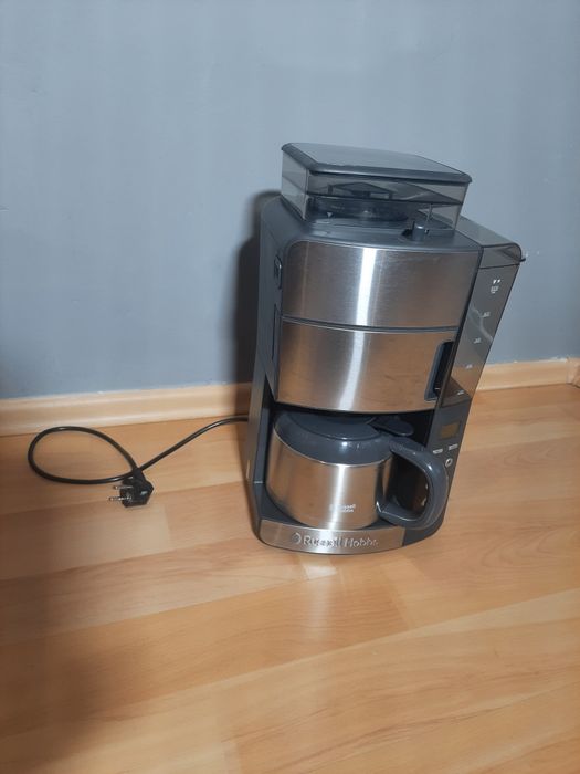 Ekspres przelewowy Russell Hobbs