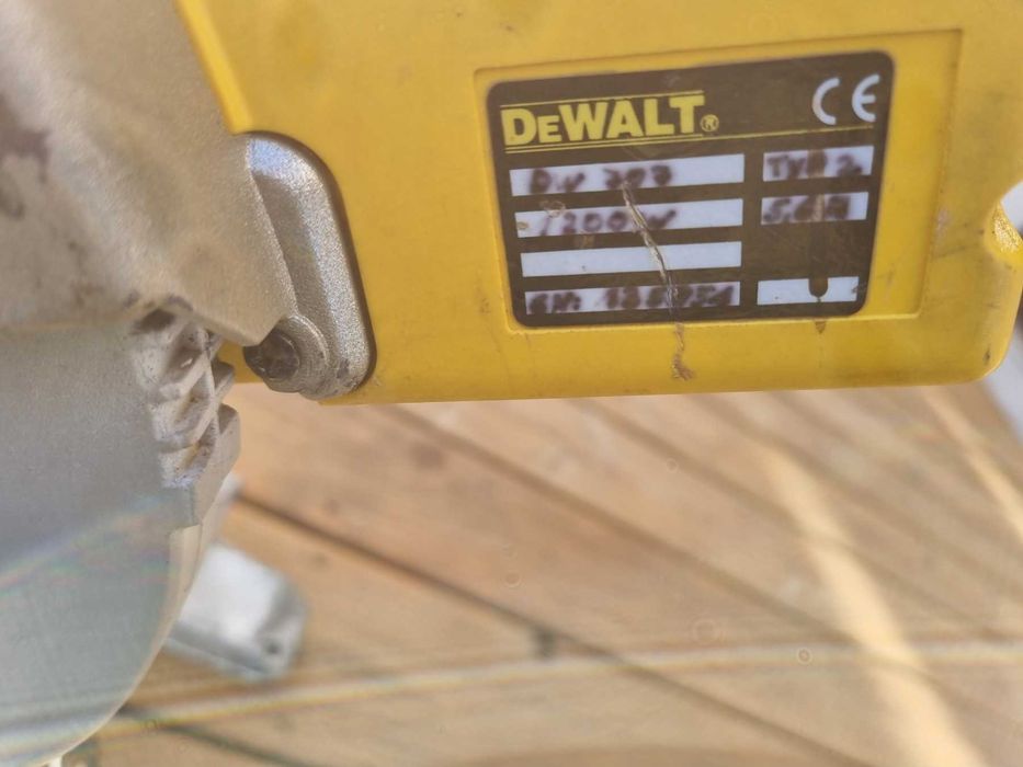 Piła ukośnica DeWalt DW707 moc 1200W