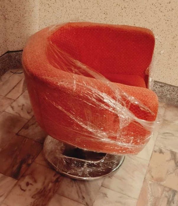 Cadeirão vermelho/laranja ótimo estado!