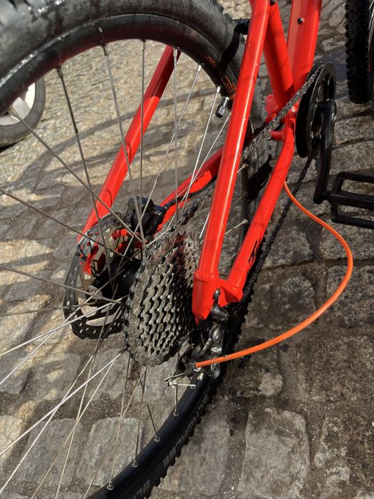 Ktm vermelha para adolescente tamanho das rodas 24