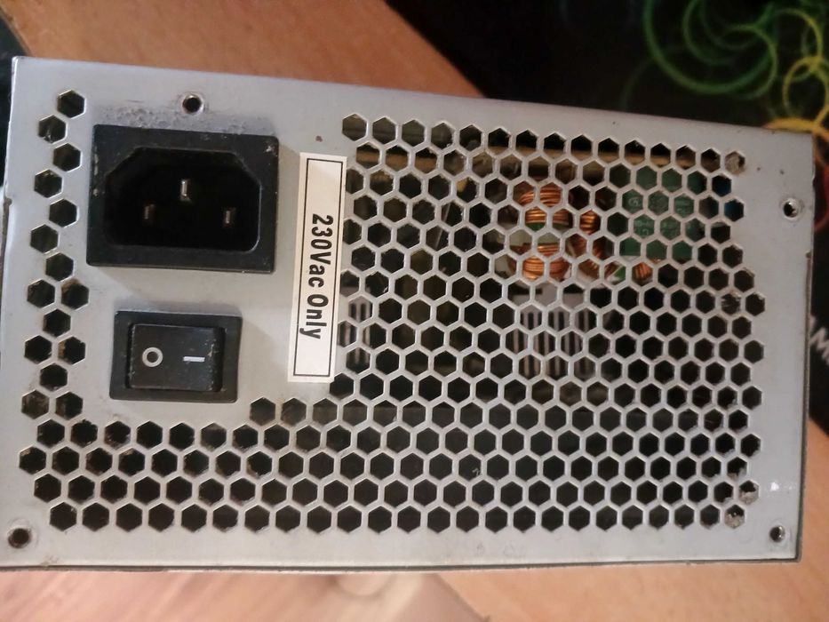 Блок живлення HEC Windmill pro 400