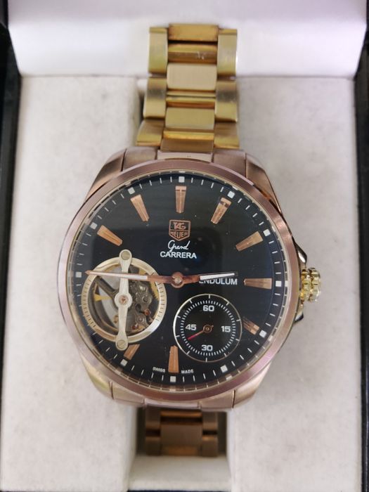 Часы механические Cartier Roadster.