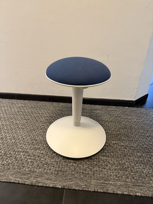 IKEA stołek, siedzisko, taboret do biurka NILSERIK