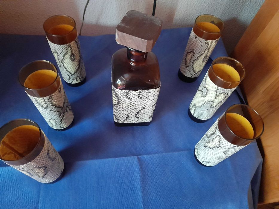 Conjunto copos e garrafa de whisky444016358924625920