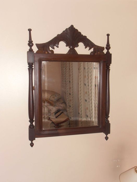 cama de casa com roupeiro e comoda