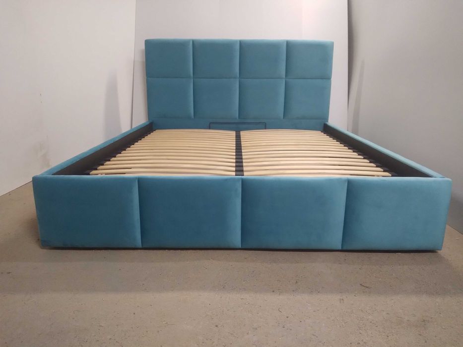 PRODUCENT OKAZJA ŁóżkoTapicerowane stelaż metalowy pojemnik w cenie