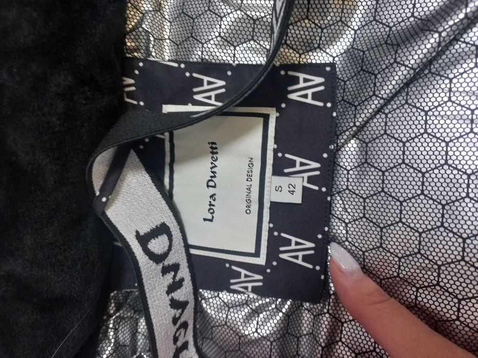 Продам куртку зима