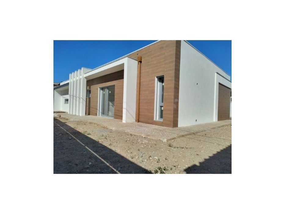 Moradia Geminada Térrea T4 com Piscina - Azeitão **OFERTA DA ESCRIT...