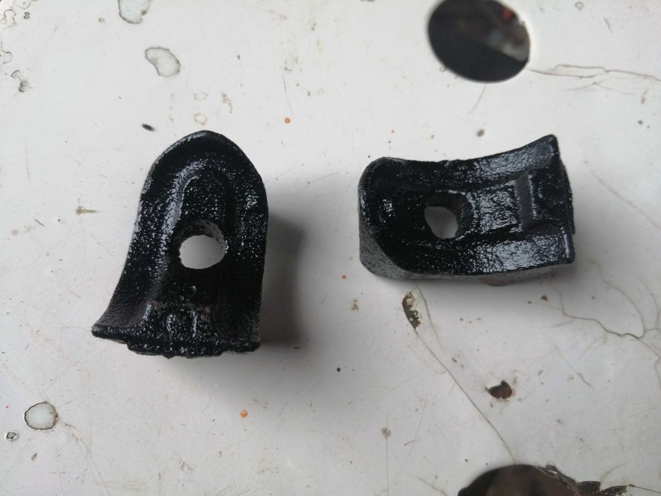 Mocowanie palca podbieracza do prasy New Holland Case