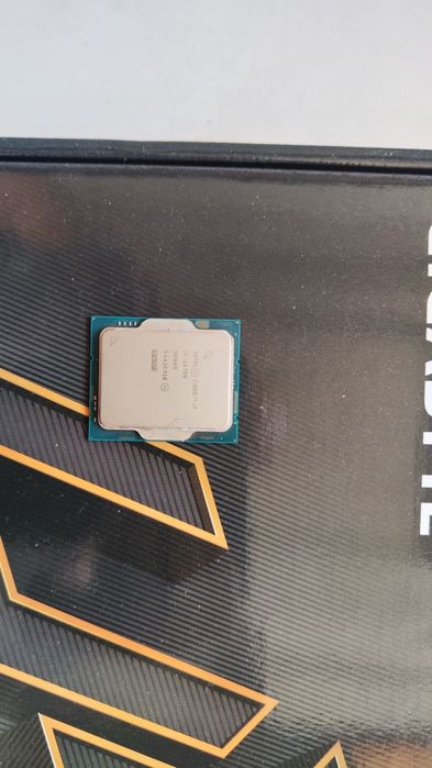 Intel i7 14700 + b760 ddr4 ATX