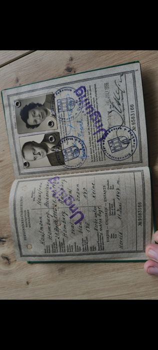 Kolekcjonerski paszport niemiecki z 1956 r