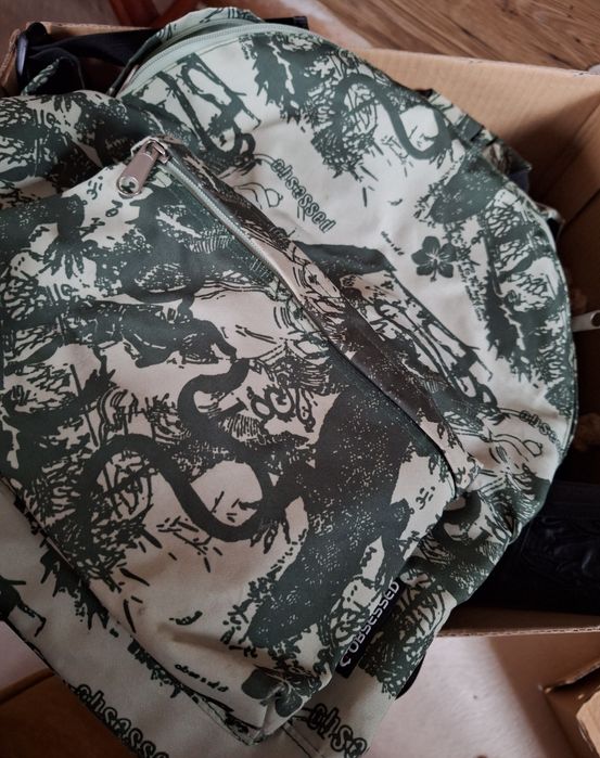 zielonkawy plecak do szkoły i na biwak