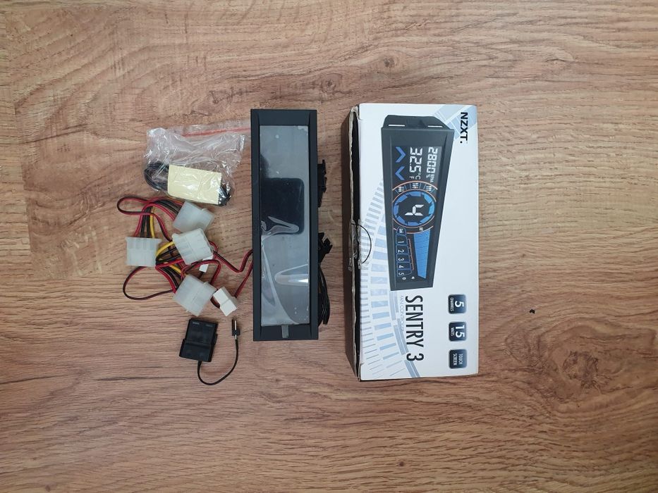 NZXT Sentry 3 Controller and Fans64285994513537121