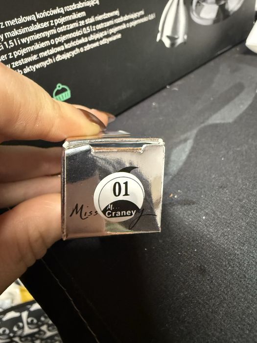 Lakier do paznokci  01