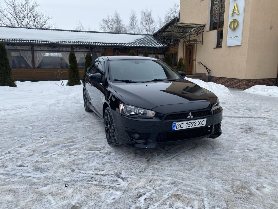 Mitsubishi lancer X 2008 2,0 бензин