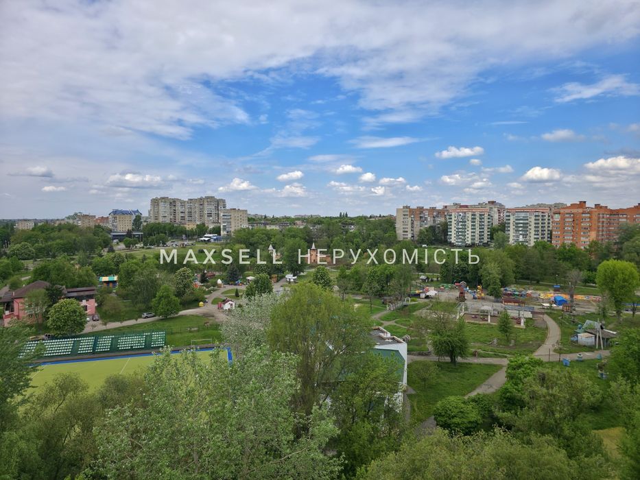 Продам 2-рівневу квартиру в елітній новобудові в центрі міста