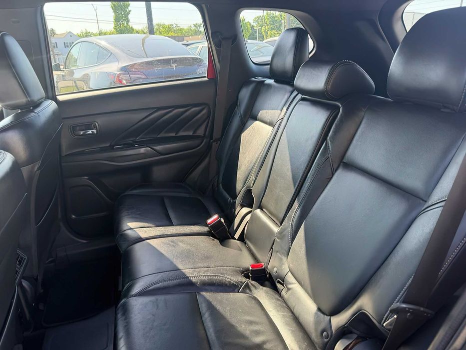 Mitsubishi Outlander Phev      2018