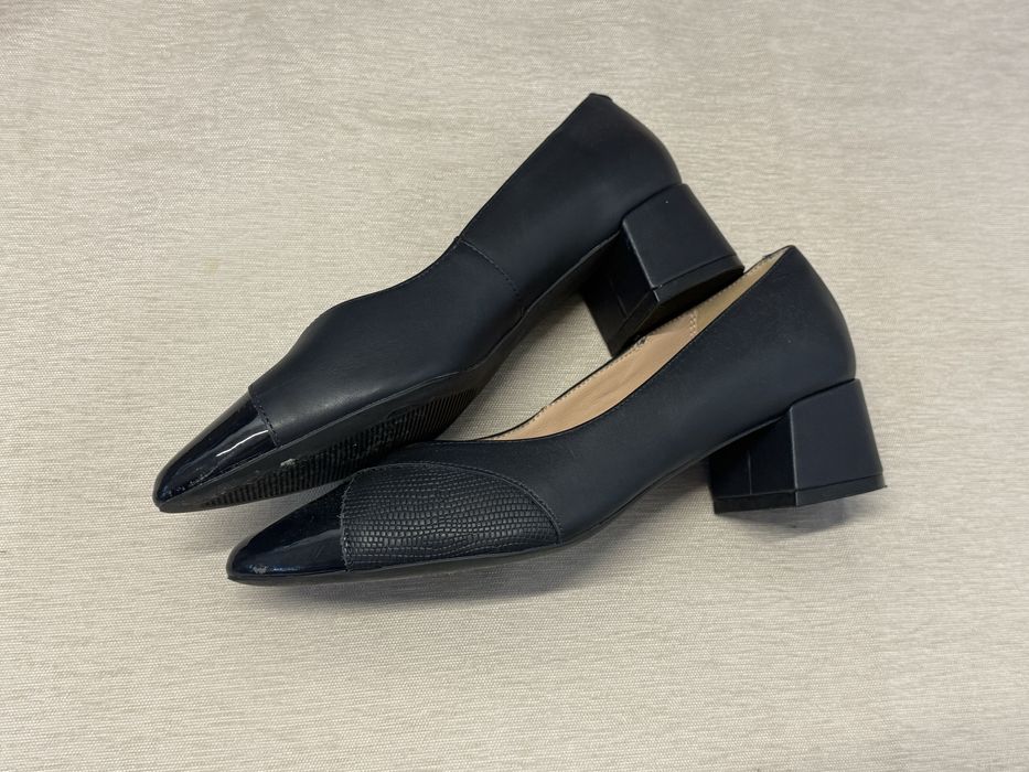 Buty damskie na obcasie / Sarah  Karen / 39