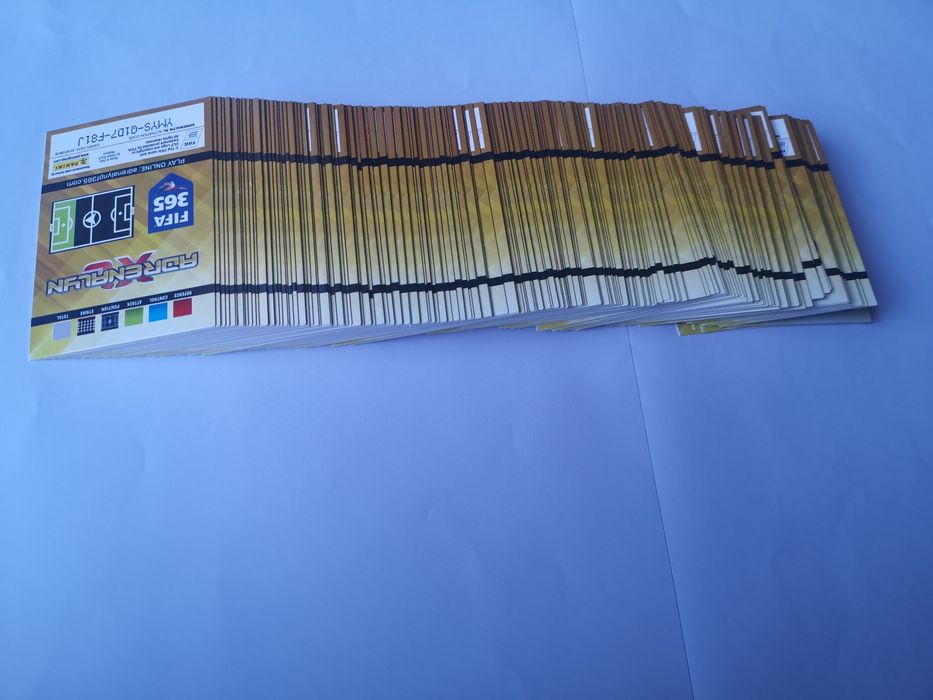 Panini FIFA 365 sezon 2019 zestaw 192 karty bazowe