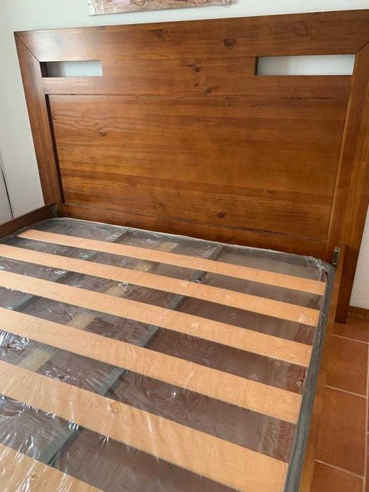 Cama de Casal Nova de Madeira Maciça - ótima qualidade