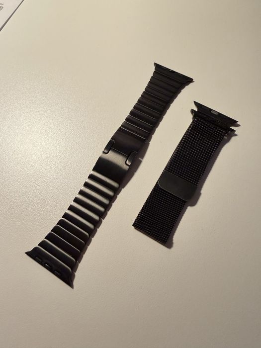 Apple Watch 4 - 44mm com caixa e braceletes