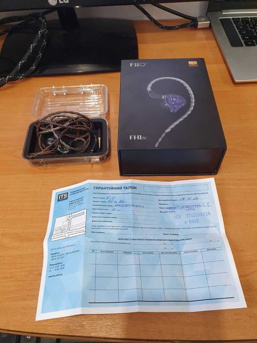 Продам Hi-Res навушники FiiO FH1s Black