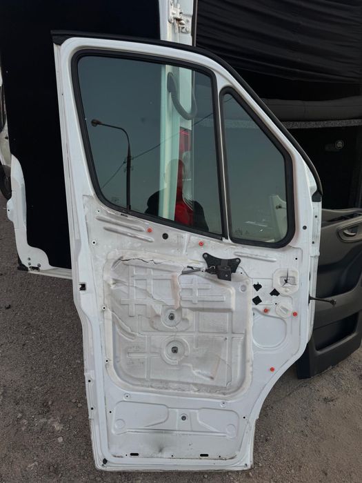 Дверь Sprinter 907
