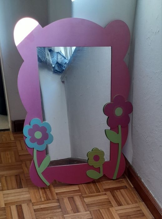 Espelho Rosa de Quarto de Menina