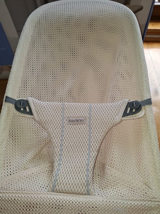 Leżaczek BABY BJORN bliss mesh
