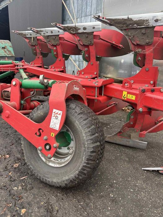 Sukov плуг оборотний