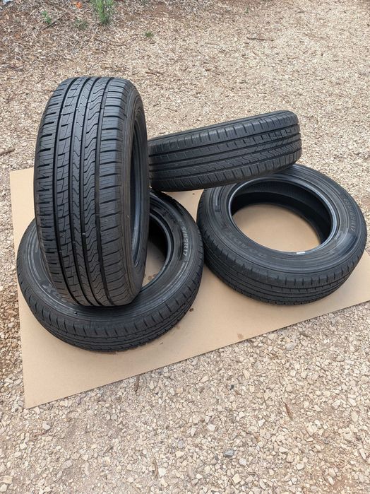 Conjunto de Pneus ROADX  235/65 R17 - Como Novos / Muito Bom Estado