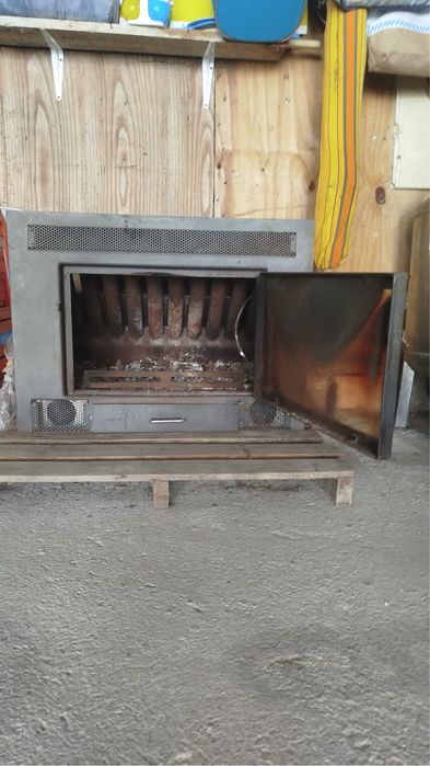 Vende-se lareira a lenha a funcionar perfeitamente