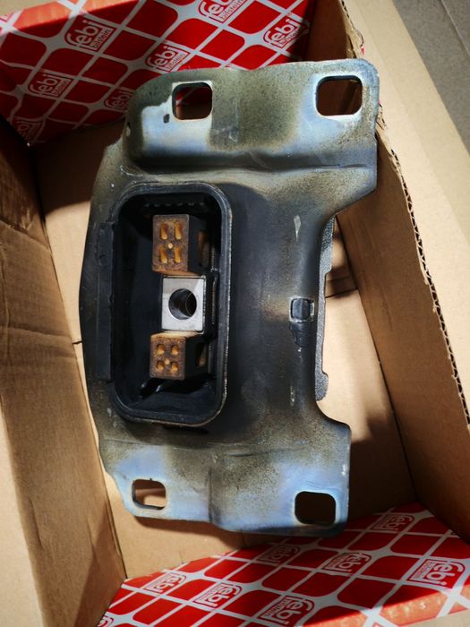 Poduszka skrzyni biegów Ford, Volvo