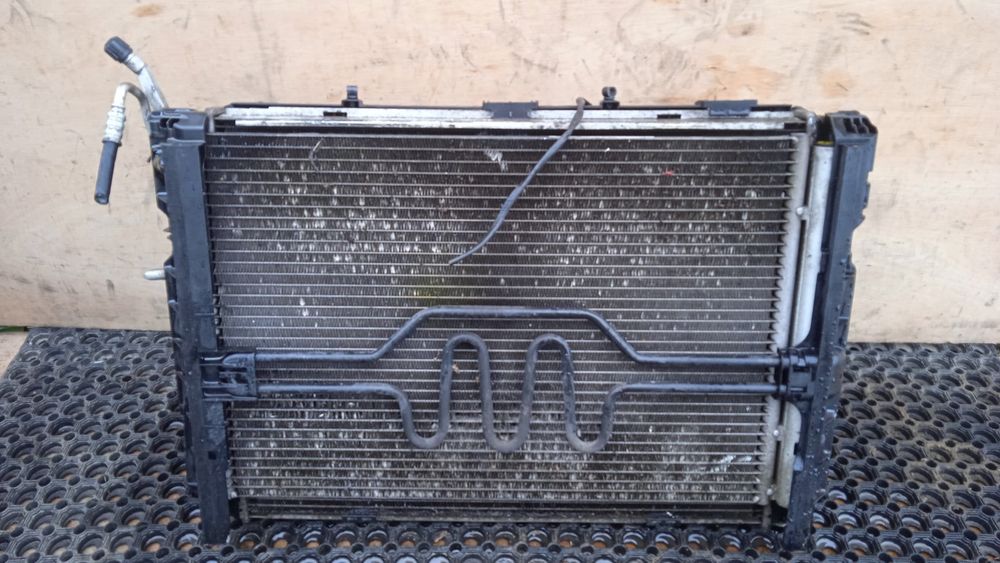 Bmw E87 Chłodnica Wentylator Komplet 1.6B