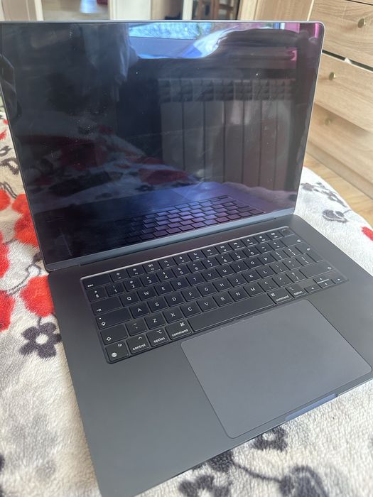 MacBook Air M2 stan idealny bateria 95%