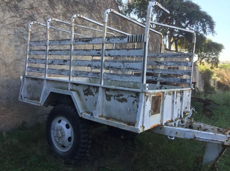 Reboque  pesado militar ideal para Unimog ou trator