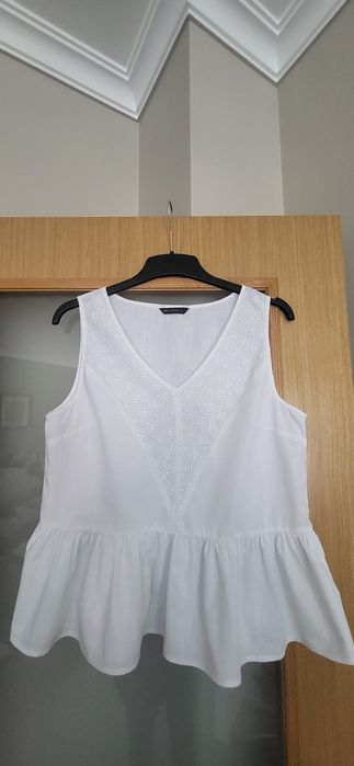 Top peplum em bordado inglês