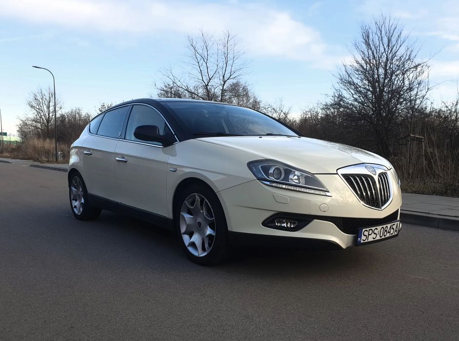 Lancia Delta Bezwypadkowa, z Szwajcarji, Najbogatrza wersja, Multimedia