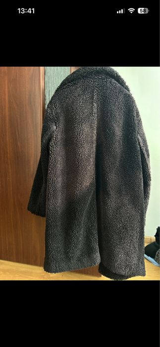 Czarne futerko H&M