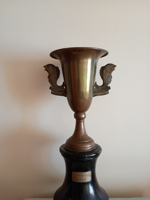 troféu taça de concurso de pesca desportiva dos anos 60