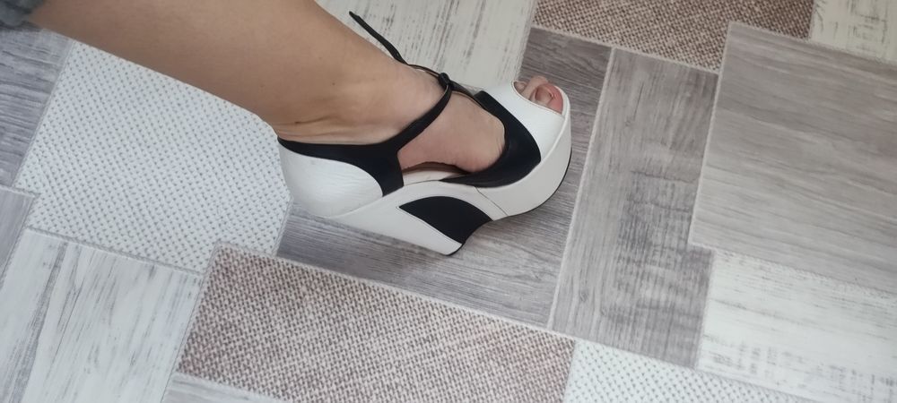 Продам босоніжки Mario Muzi 36 р