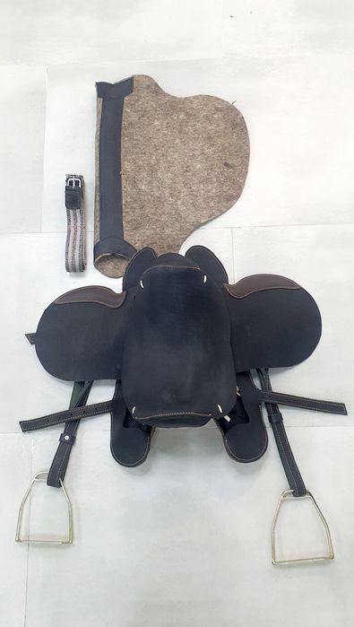 Сідло для коня повний комплект