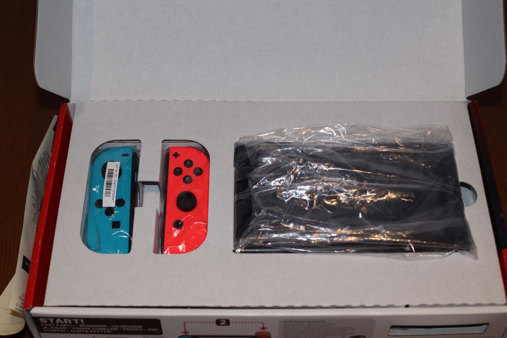 Nintendo Switch OLED + Switch V2